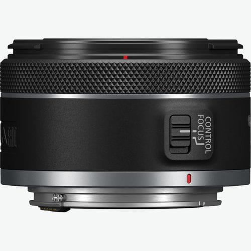 عدسة كانون RF 50mm F1.8 STM، طلاء Super Spectra، تصوير في الإضاءة المنخفضة، إطار كامل