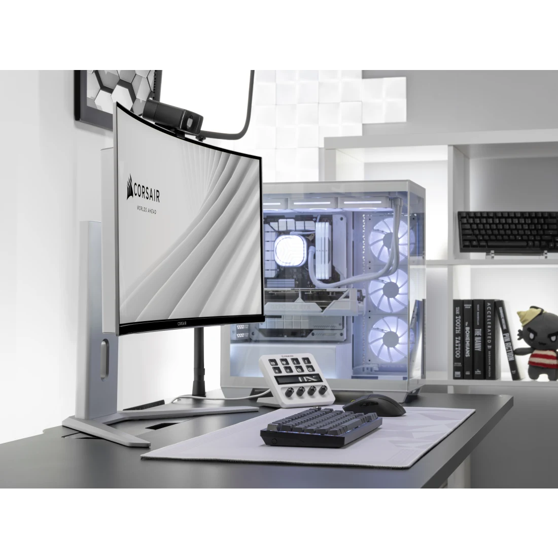 شاشة الألعاب Corsair XENEON 34WQHD240-C QD-OLED، مقاس 34 بوصة، بدقة 3440 × 1440، وانحناء 1800R، ومعدل تحديث 240 هرتز، وزمن استجابة 0.03 مللي ثانية (GtG)
