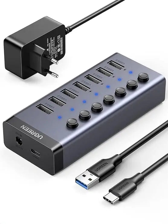 موزع USB من يوجرين USB 3.0 إلى 7 منافذ USB 3.0، مع منفذ طاقة، و4 منافذ شحن سريع